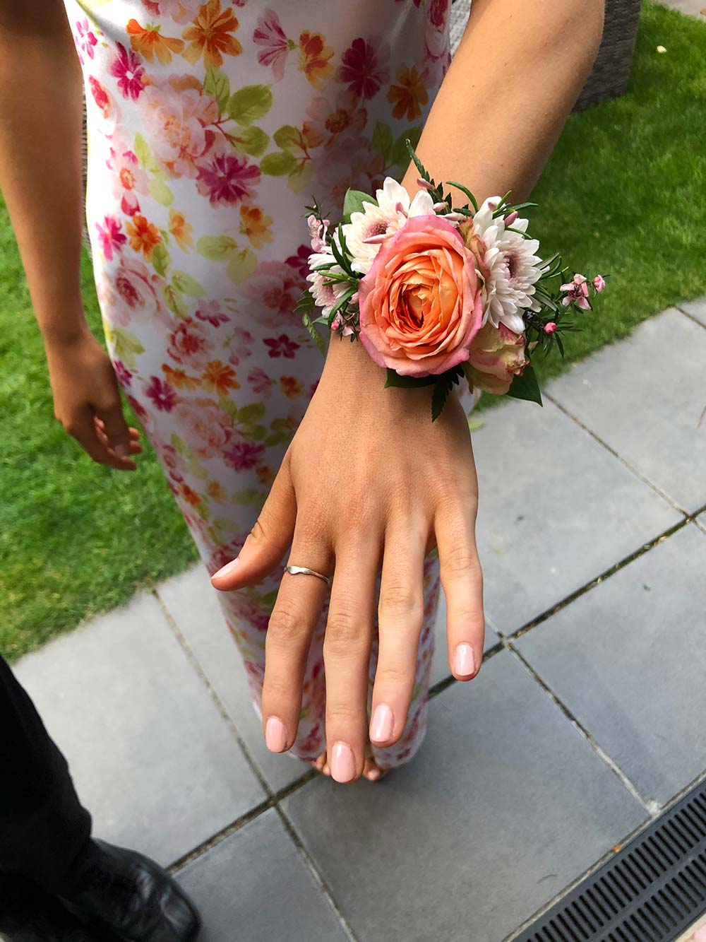 Wedding wrist corsage